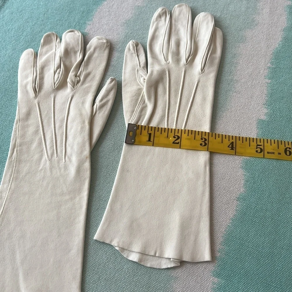 Vintage rubin gloves